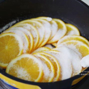 香橙磅蛋糕，甜橙加入到蛋糕中，讓雞蛋蛋糕變的清香無比